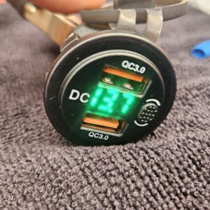 USB Charger QC3.0 Voltmeter 12volts dc to 24 volts dc Green Display High Visibility Weather Proof